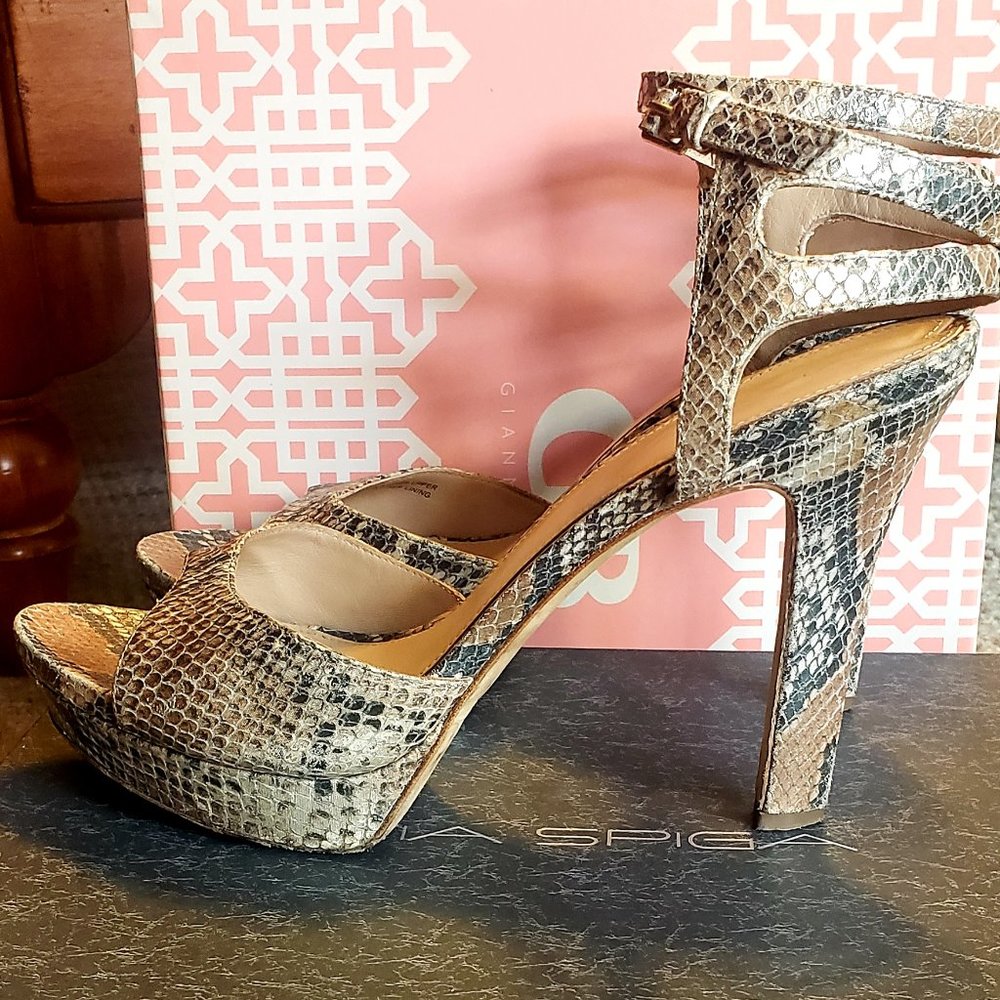 Faux Snakeskin Via Spiga platform heels size 9.5